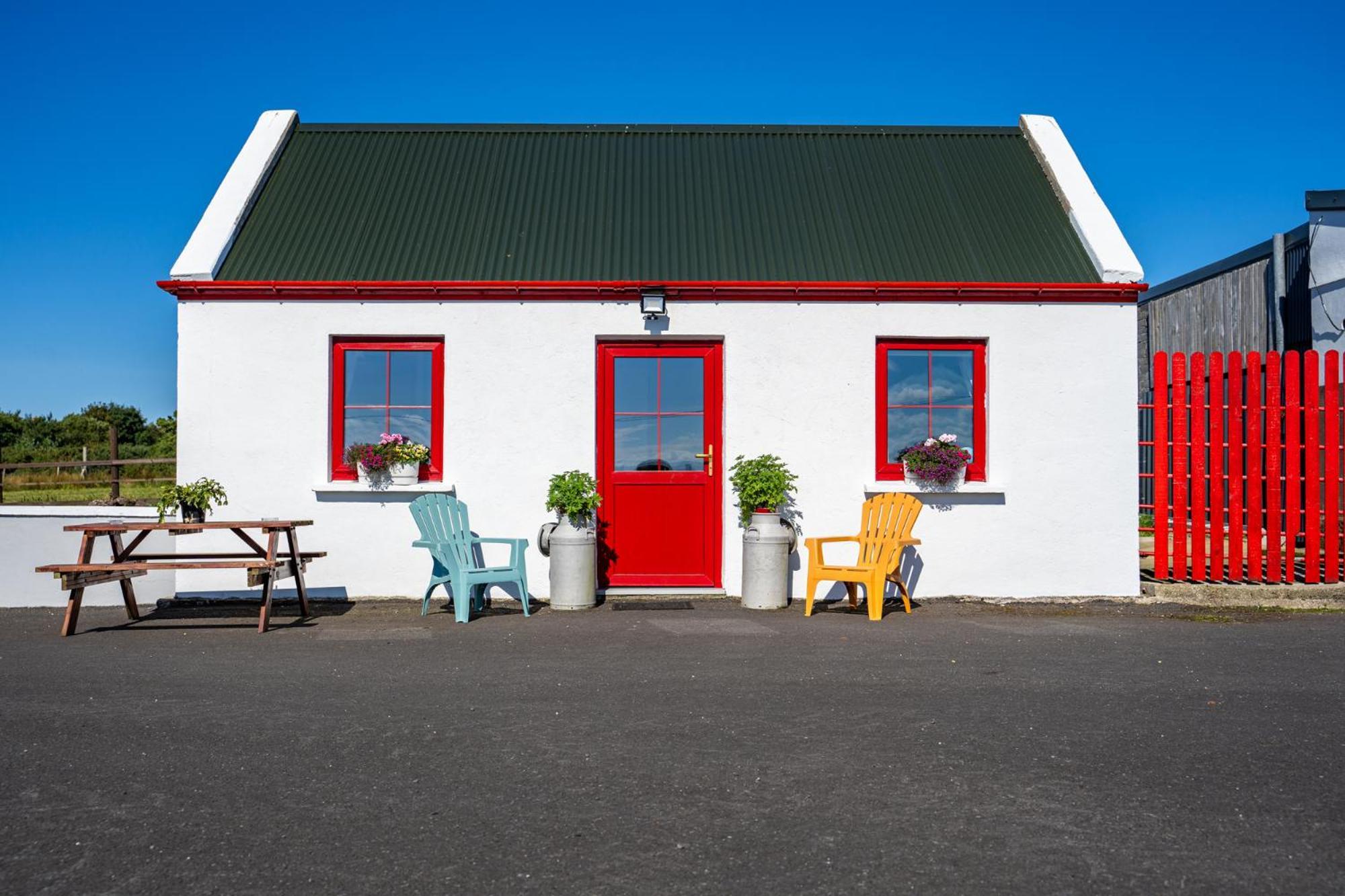 Geraghtys Farmyard Pods Hotel Belmullet Exterior photo