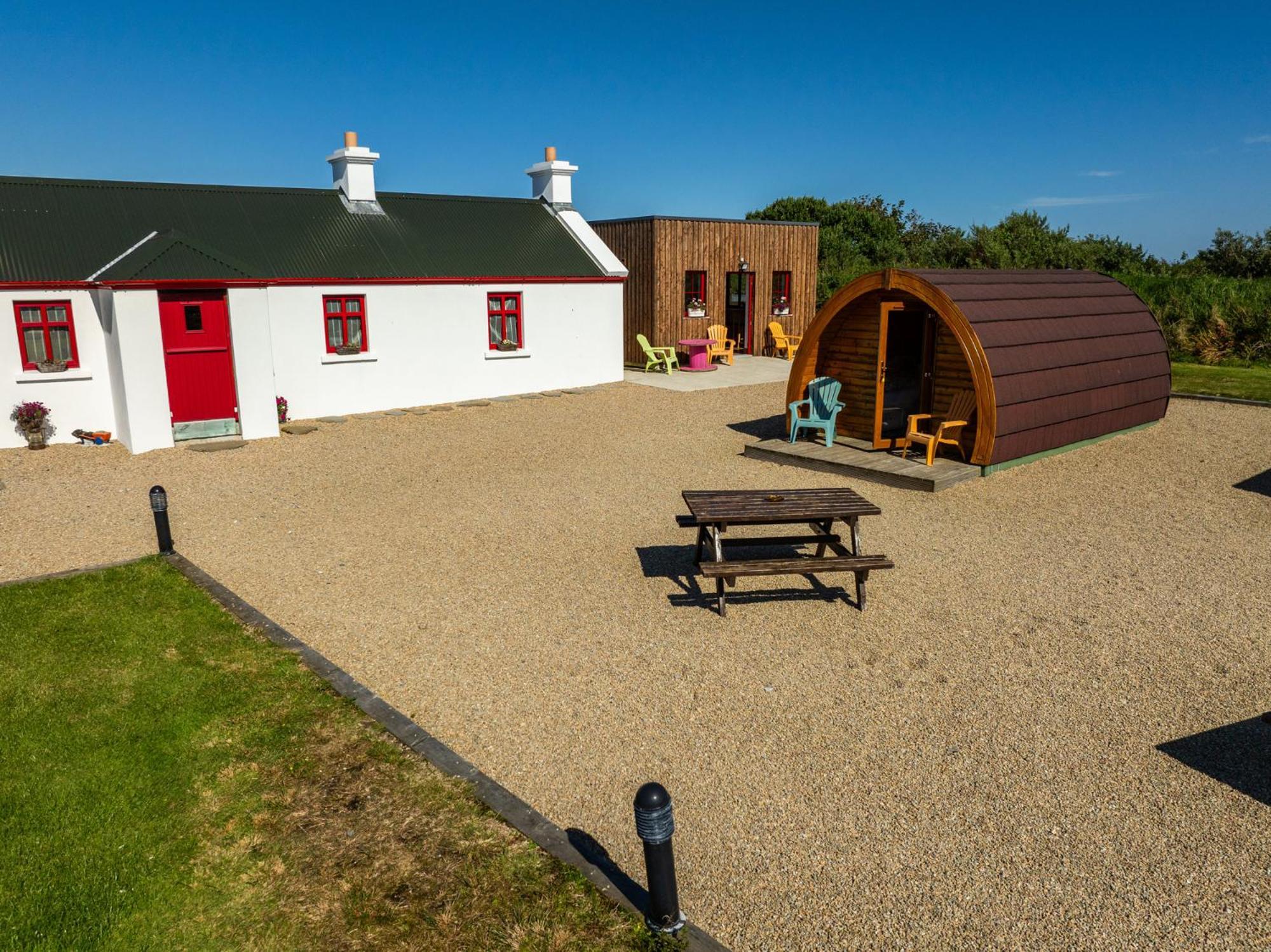 Geraghtys Farmyard Pods Hotel Belmullet Exterior photo